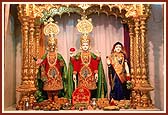 Shri Harikrishna Maharaj and Shri Laxmi Narayan Dev   