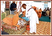 A Muslim villager honors Pujya Doctor Swami 