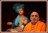 Swamishri blessing the devotees