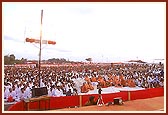 Swamishri and sadhus during the evening assembly of 10,000 local Tandel devotees
