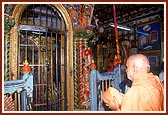 Engaged in darshan of Shri Hanumanji consecrated by Gopalanand Swami. Thousands come to be exorcised of ghosts and spirits