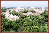 Smruti Mandir, Mandir and main gate