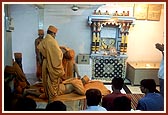 Swamishri prostrates to Thakorji