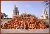 Swamishri with sadhus during the 1st Sant Shibir