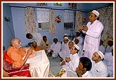 Muslims come for Swamishri's darshan