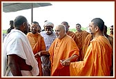 Swamishri visits the mandir farm - Yagnapurush Vadi