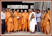 Swamishri discusses about the construction of new school