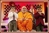Welcoming Swamishri to The Swaminarayan School presentation