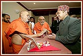 Swamishri meets a wide range of devotees and well-wishers