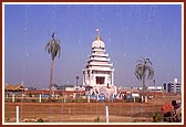 The 57 ft high Radha Krishna Mandir was a replica of the famous chariot mandir in Mahabalipuram