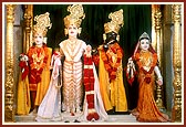 (L to R) Shri Mulji Brahmachari, Shri Harikrishna Maharaj and Shri Gopinathji Maharaj and Radhaji