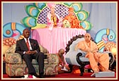 Swamishri with the Vice President of Kenya H.E. Moody Awori