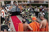 Car parking volunteers in front of Swamishri