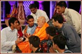 Swamishri presents the trophy to the winners of the London five-a-side football tournament - Essex Mandal