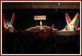 Swamishri's puja on the second day of the National Family Shibir