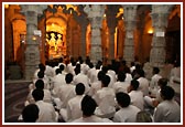 Vidyarthis Attending Shangar Arti