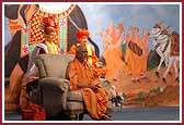 Pujya Doctor Swami addresses the Conference