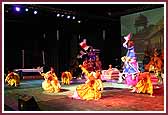  Kishores perform lively dances in Swamishri's presence 