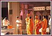 Kishores perform a drama about Swamishris qualities
 