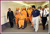 Swamishri arrives at Bush Intercontinental Airport in Houston 
