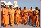   Swamishri leaves the Mandir after having darshan