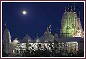 Shri Swaminarayan Mandir, Houston, by moonlight  