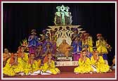  Swamishri with dance participants