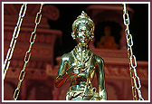 The golden murti of Shri Nilkanth Varni