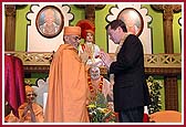 Mr. John Tory, Leader of the Ontario PC Party is welcomed by Pujya Gnanpriya Swami