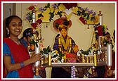 Kishoris bring Shreeji Maharaj in a Palkhi