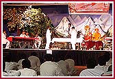 Balaks participate in Satsang knowledge games