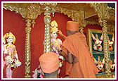 Pujya Kothari Swami murti-sthapan vidhi  
