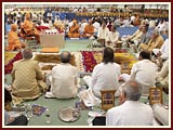 Eminent devotees take part in the ceremonies