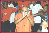 Glimpses of Swamishri in Convention