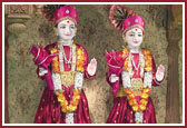 Solace of mind-idols of Shri Akshar Purushottam Maharaj in service of humanity