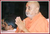 Swamishri prayers for everyone