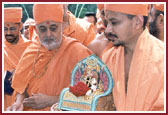 Swamishri performing a traditional vedic ceremony before entering the mandir