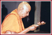 Upholder of Hindu rituals and nine forms of bhakti-Jay Sadguru Swami
