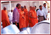 Tour of mandir complex. Swamishri took interest in all and spread joy to all