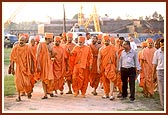 Swamishri takes a round on site