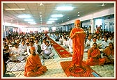 ... performing the murti-pratishtha arti of Thakorji