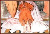 Swamishri prostrates before the deities