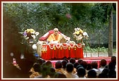 Swamishri immersed in chanting Maharaj's holy name