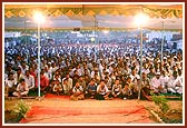 The huge evening Satsang assembly