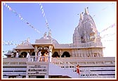 After darshan, Swamishri descends the mandir