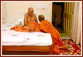 Swamishri talks to a sadhu