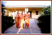 Swamishri departs from the room